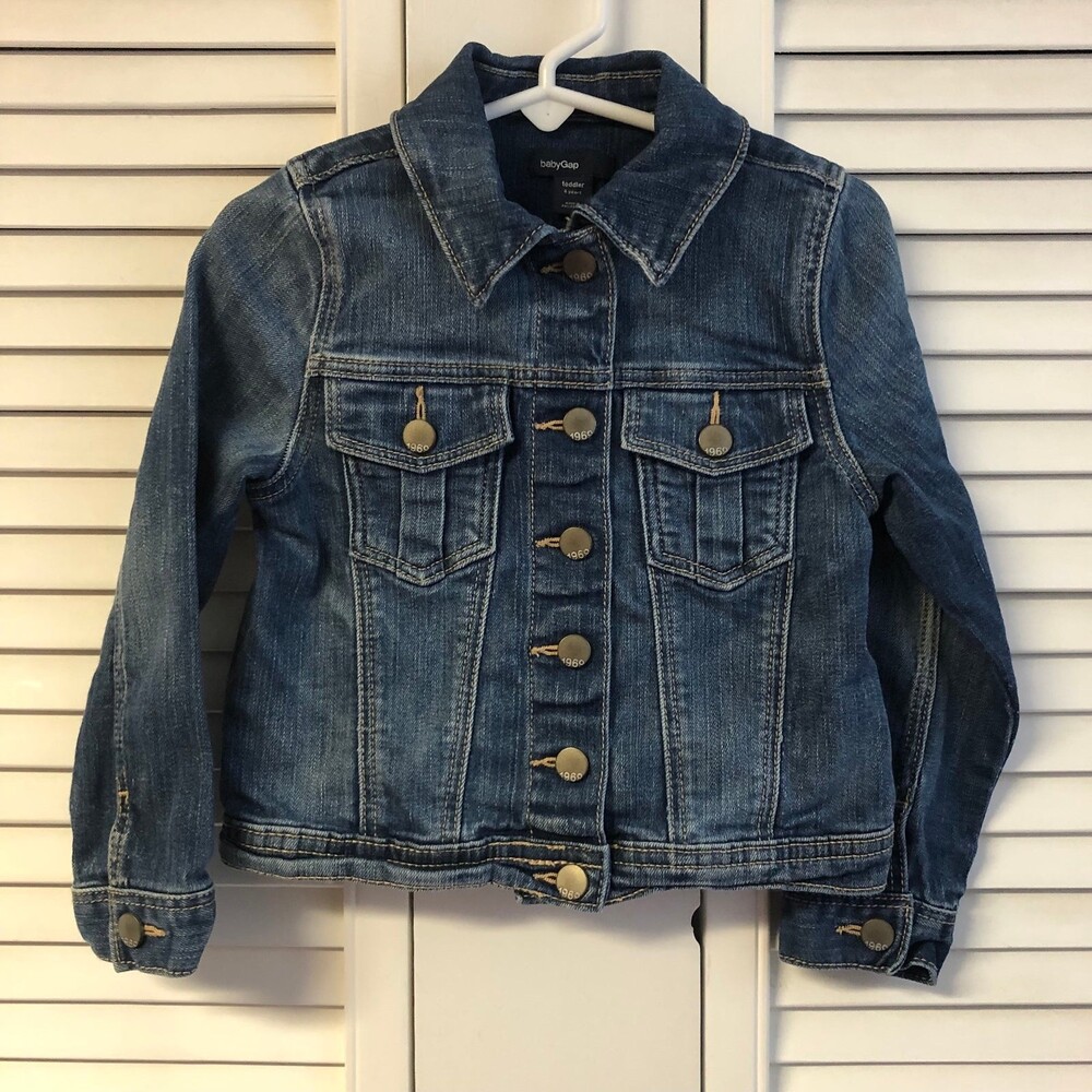 Gap kids size 4 snap up blue jean jacket
